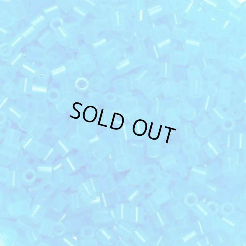 画像2: 【在庫限り】フューズビーズ ミニ（2.6mm） 夜光ブルー 1000粒 AG3 (2)